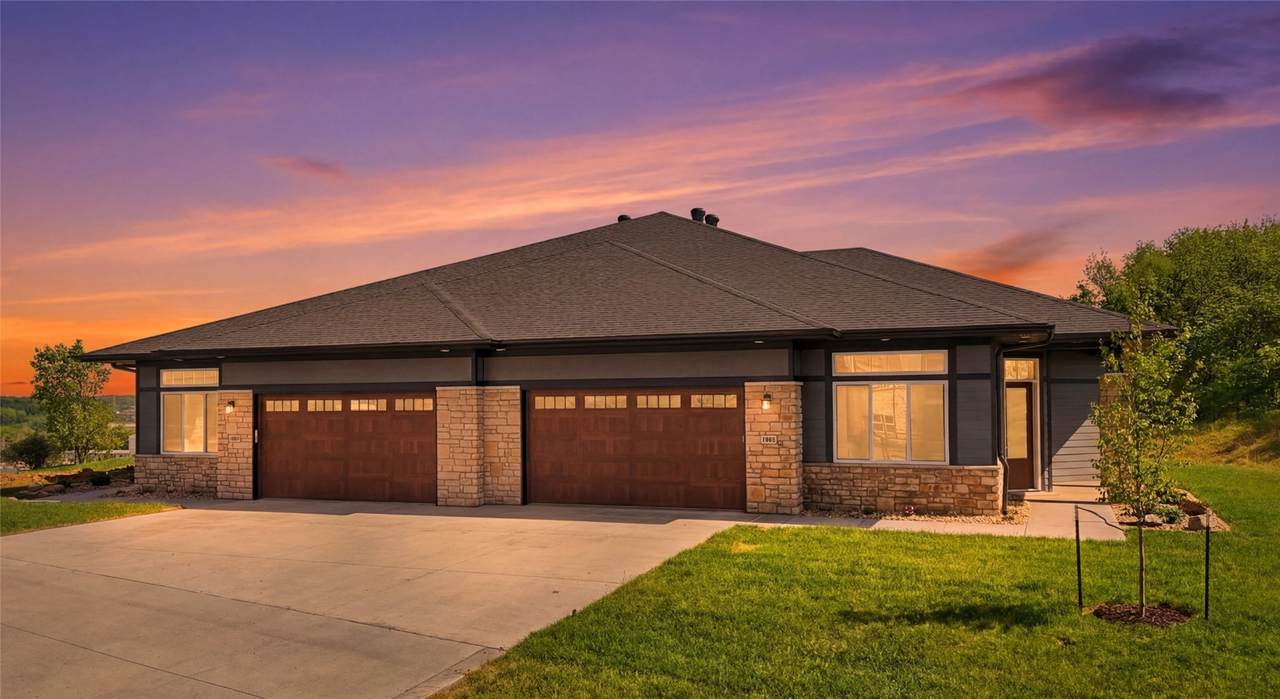 1901 Country Club Drive - Photo 1