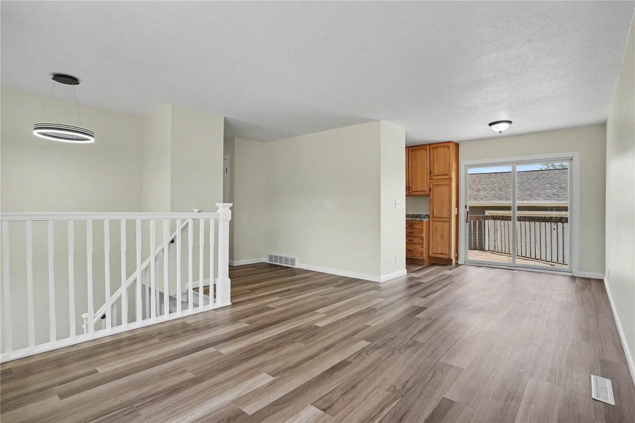 https://bt-photos.global.ssl.fastly.net/cedarrapids/1280_boomver_1_2603748-2.jpg