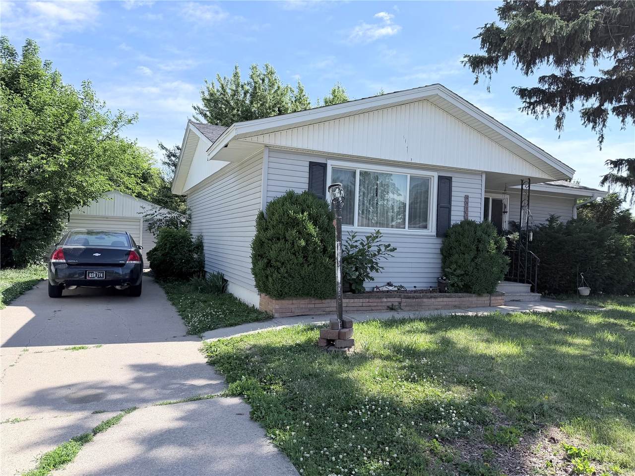 https://bt-photos.global.ssl.fastly.net/cedarrapids/1280_boomver_1_2603801-2.jpg