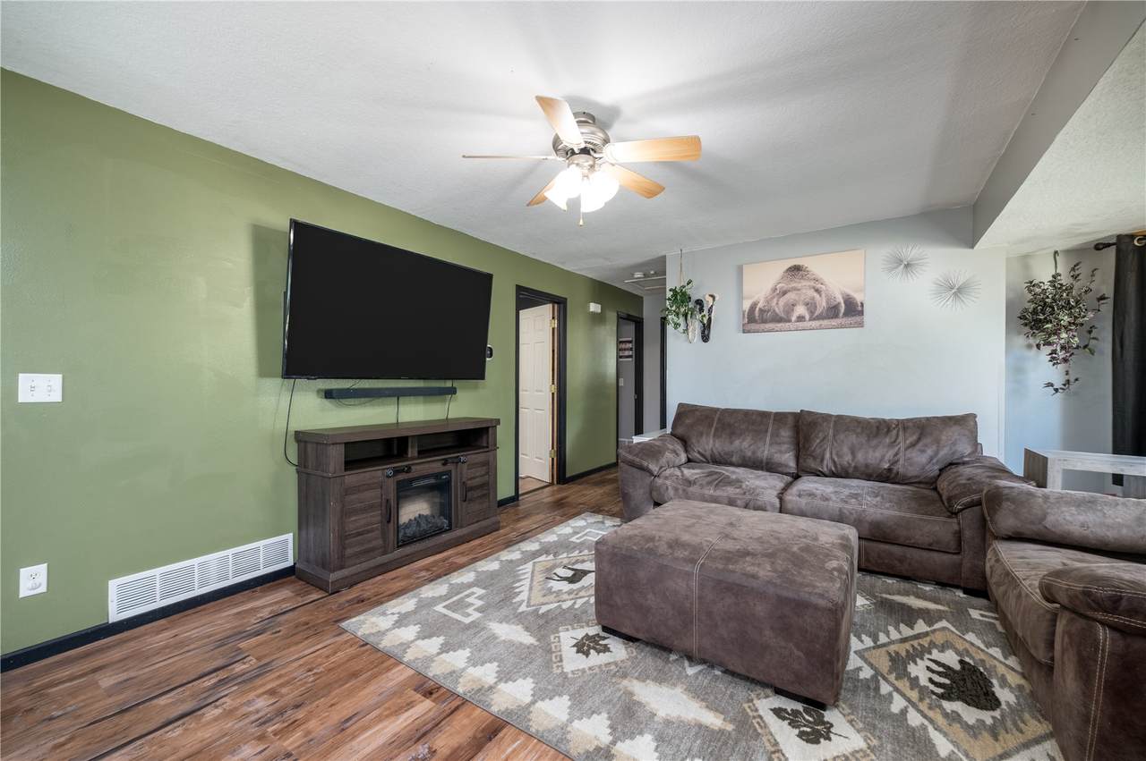 https://bt-photos.global.ssl.fastly.net/cedarrapids/1280_boomver_1_2603904-2.jpg