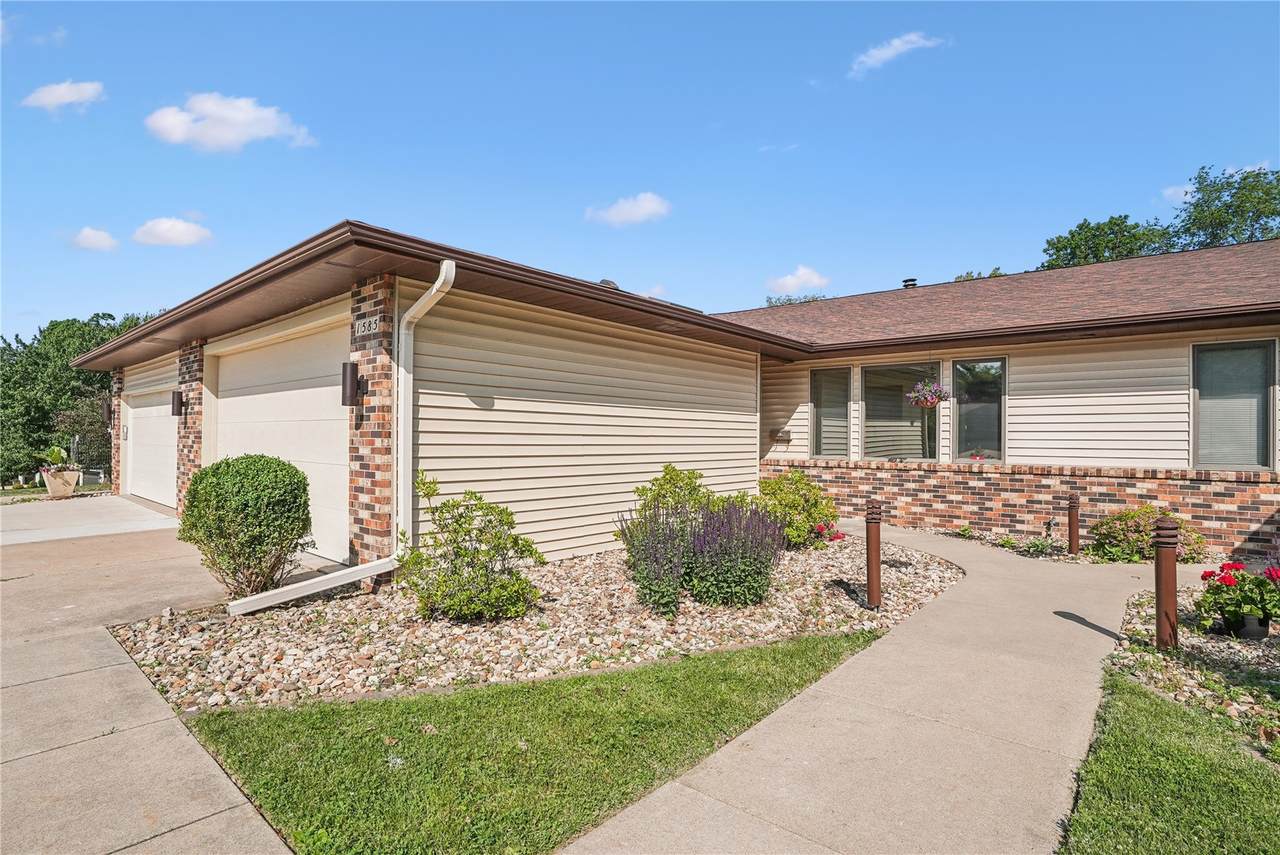 https://bt-photos.global.ssl.fastly.net/cedarrapids/1280_boomver_1_2604003-2.jpg
