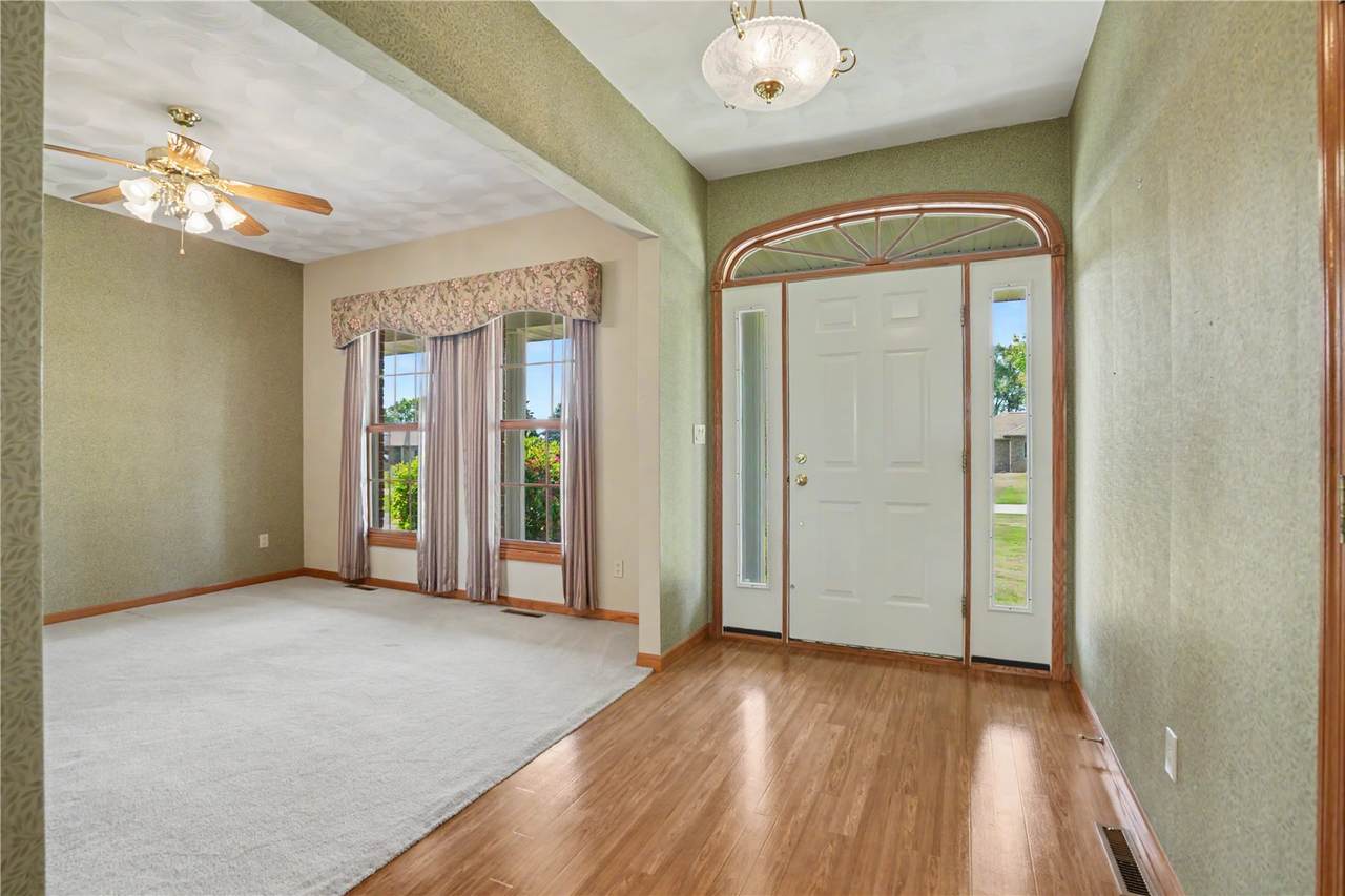 https://bt-photos.global.ssl.fastly.net/cedarrapids/1280_boomver_1_2604032-2.jpg