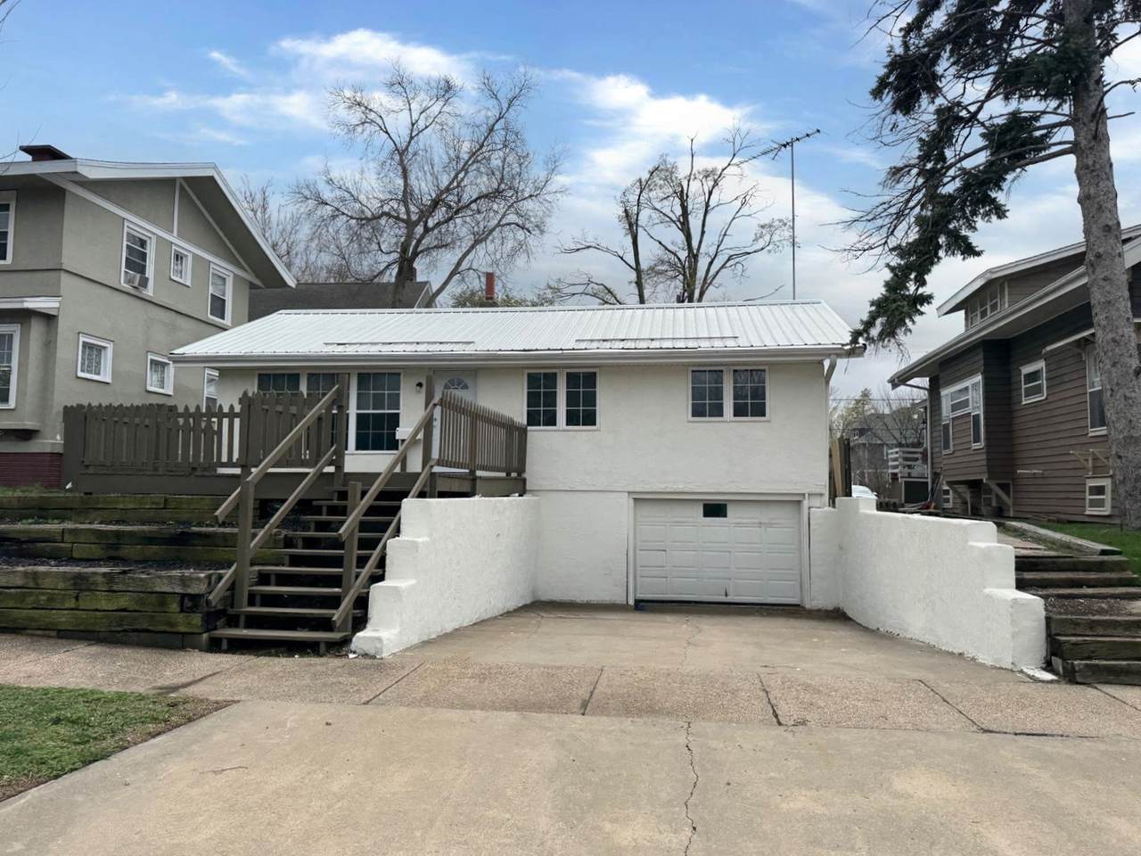 1737 Bever Avenue - Photo 1