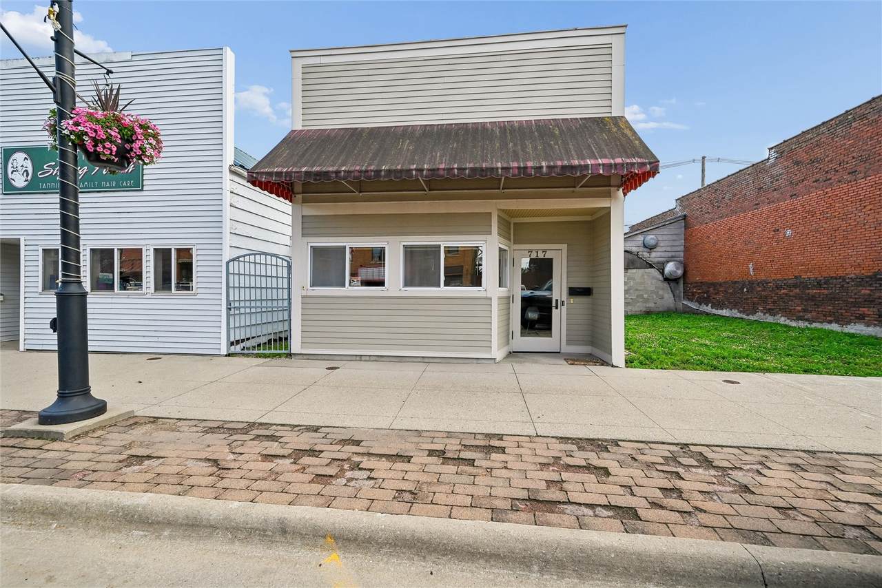 717 12th Street - Photo 1