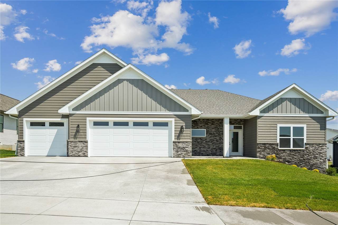 702 Lakeview Court - Photo 1