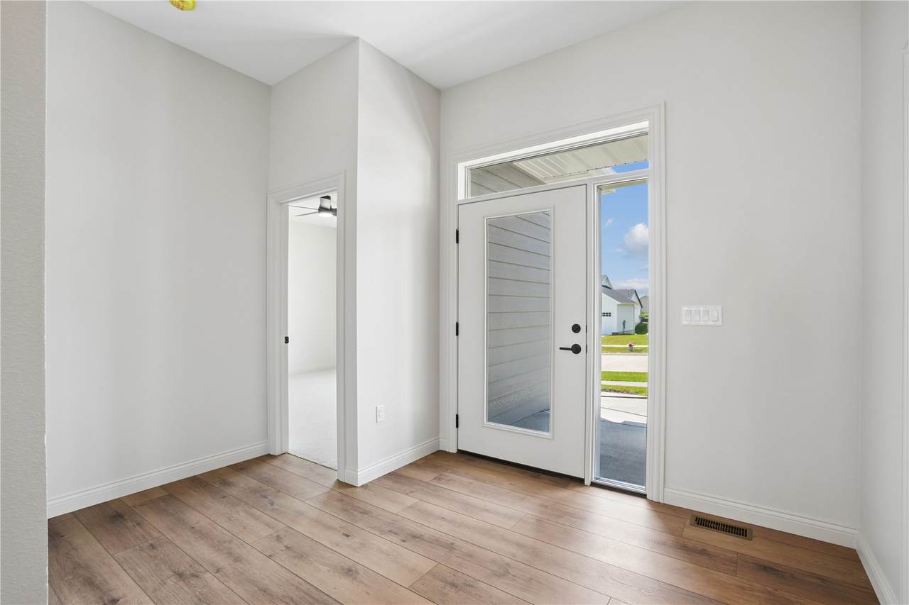 https://bt-photos.global.ssl.fastly.net/cedarrapids/1280_boomver_1_2604221-2.jpg