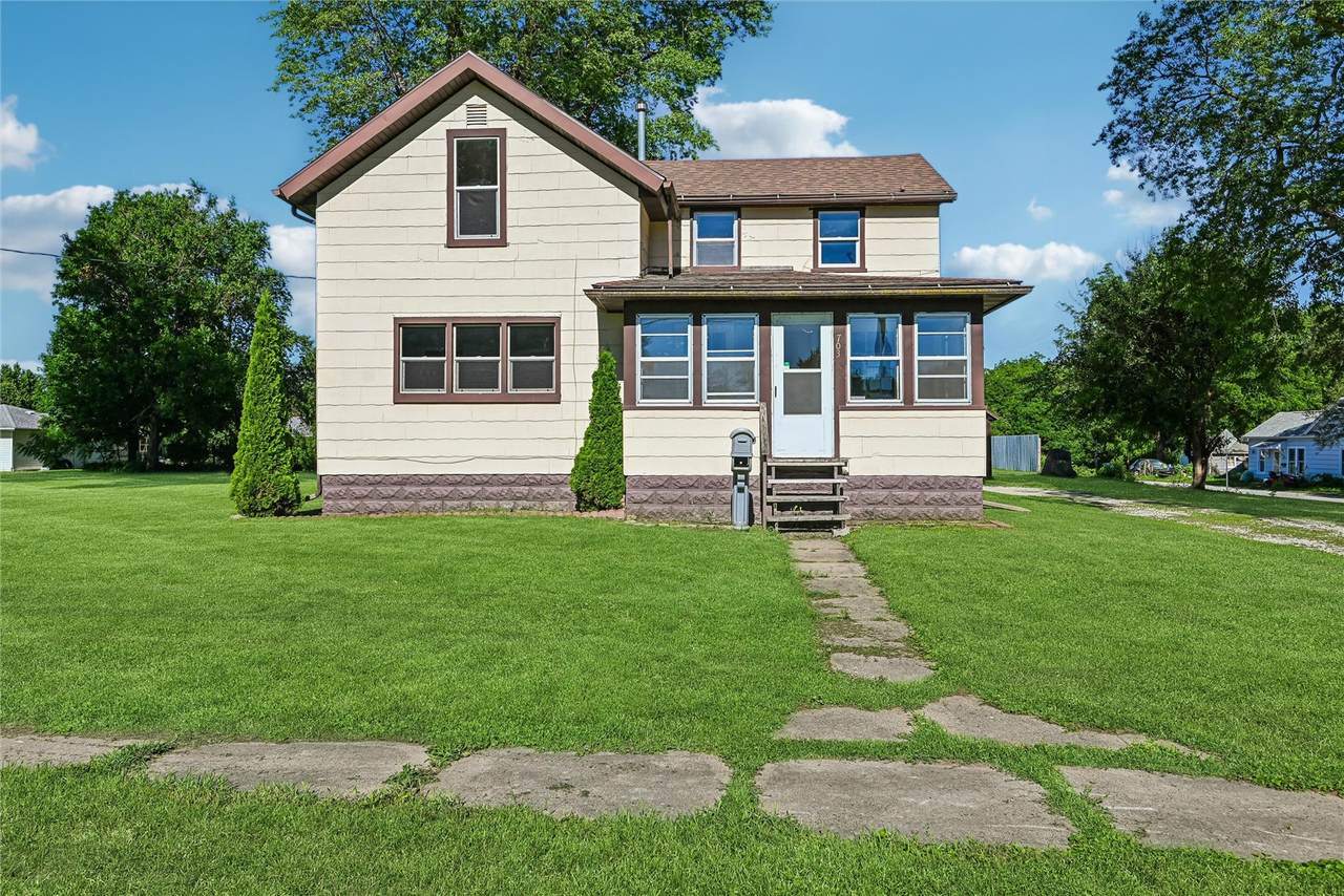 703 F Avenue - Photo 1