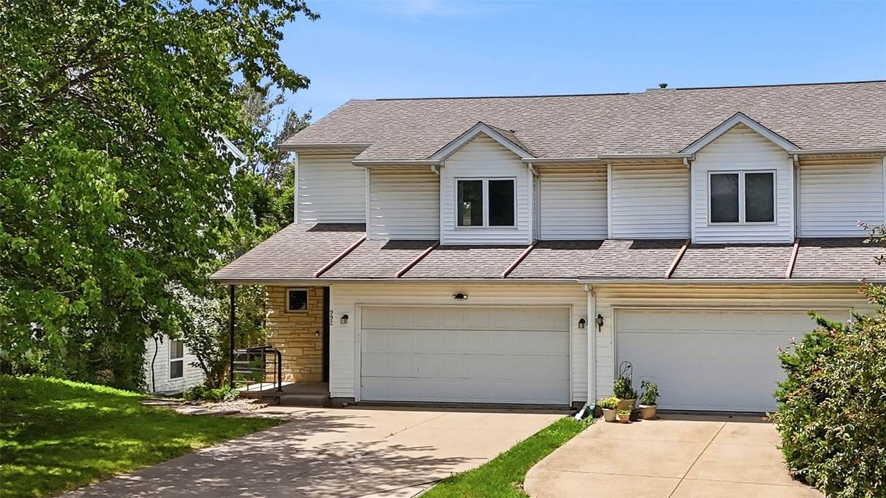 992 22nd Ave - Photo 1