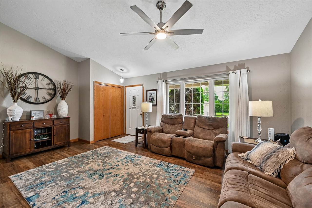 https://bt-photos.global.ssl.fastly.net/cedarrapids/1280_boomver_2_2604339-2.jpg