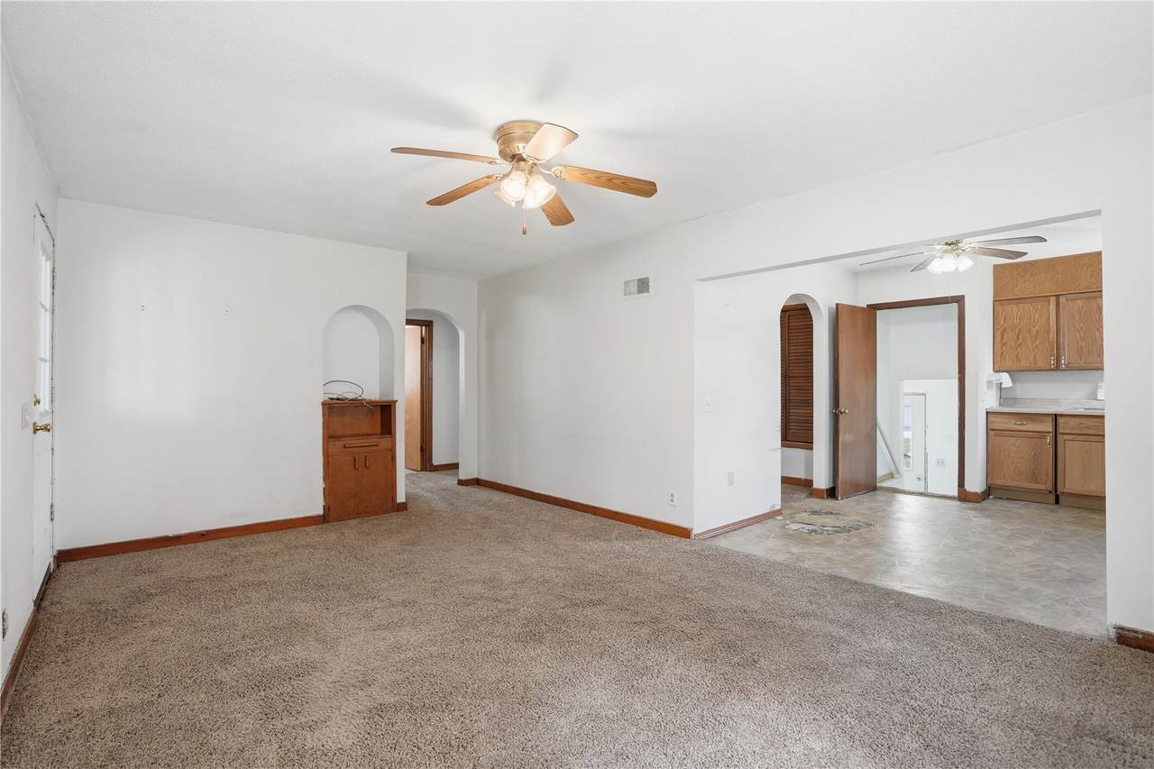 https://bt-photos.global.ssl.fastly.net/cedarrapids/1280_boomver_1_2604353-2.jpg
