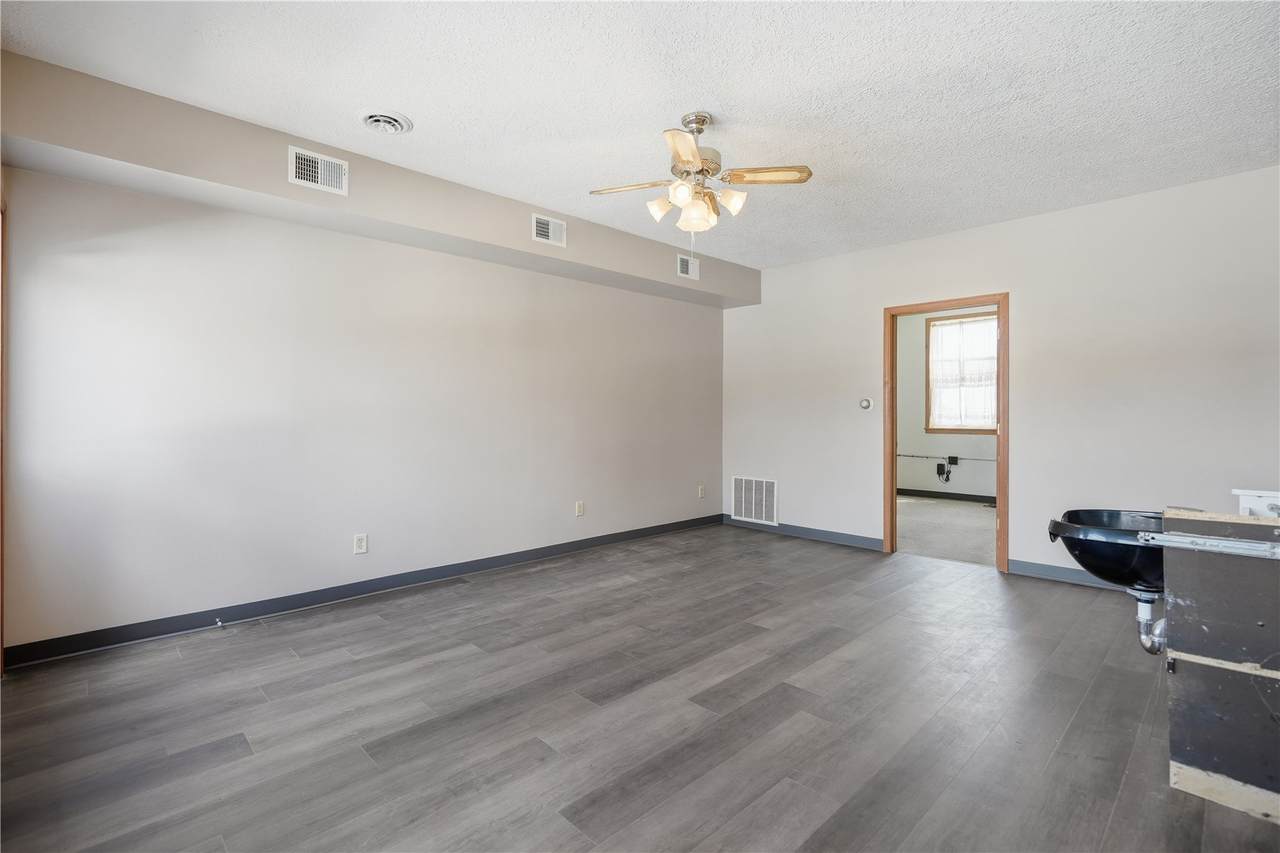 https://bt-photos.global.ssl.fastly.net/cedarrapids/1280_boomver_1_2604355-2.jpg