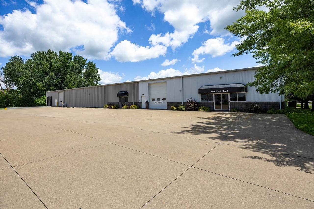 https://bt-photos.global.ssl.fastly.net/cedarrapids/1280_boomver_1_2604361-2.jpg