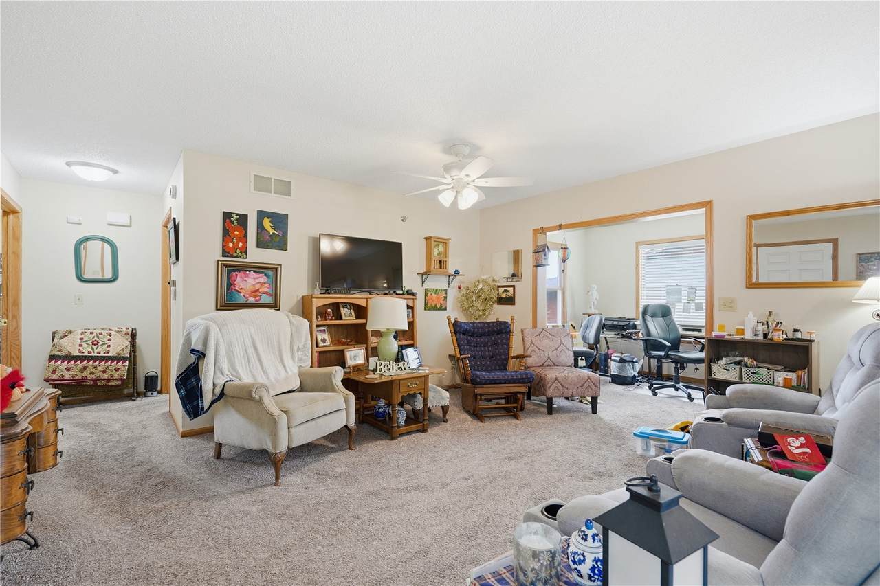 https://bt-photos.global.ssl.fastly.net/cedarrapids/1280_boomver_1_2604417-2.jpg