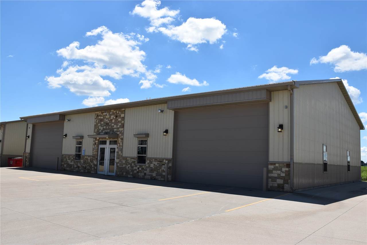 https://bt-photos.global.ssl.fastly.net/cedarrapids/1280_boomver_1_2604427-2.jpg