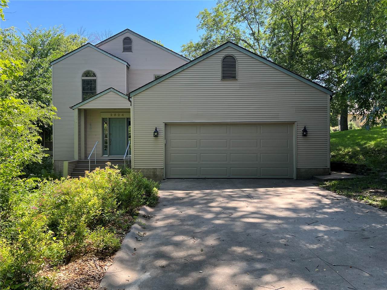 2624 Bluffwood Circle - Photo 1