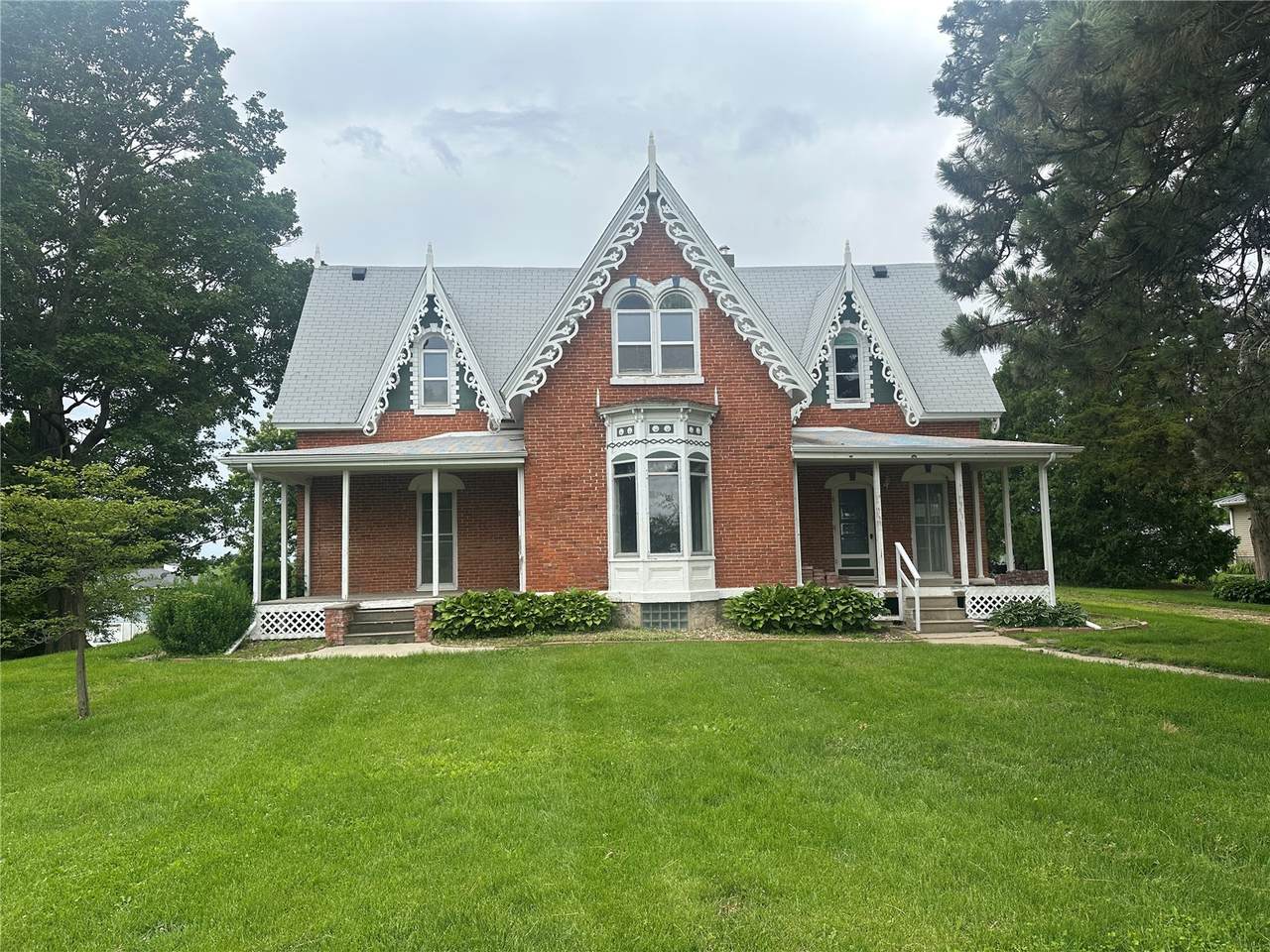 301 3rd Ave - Photo 1