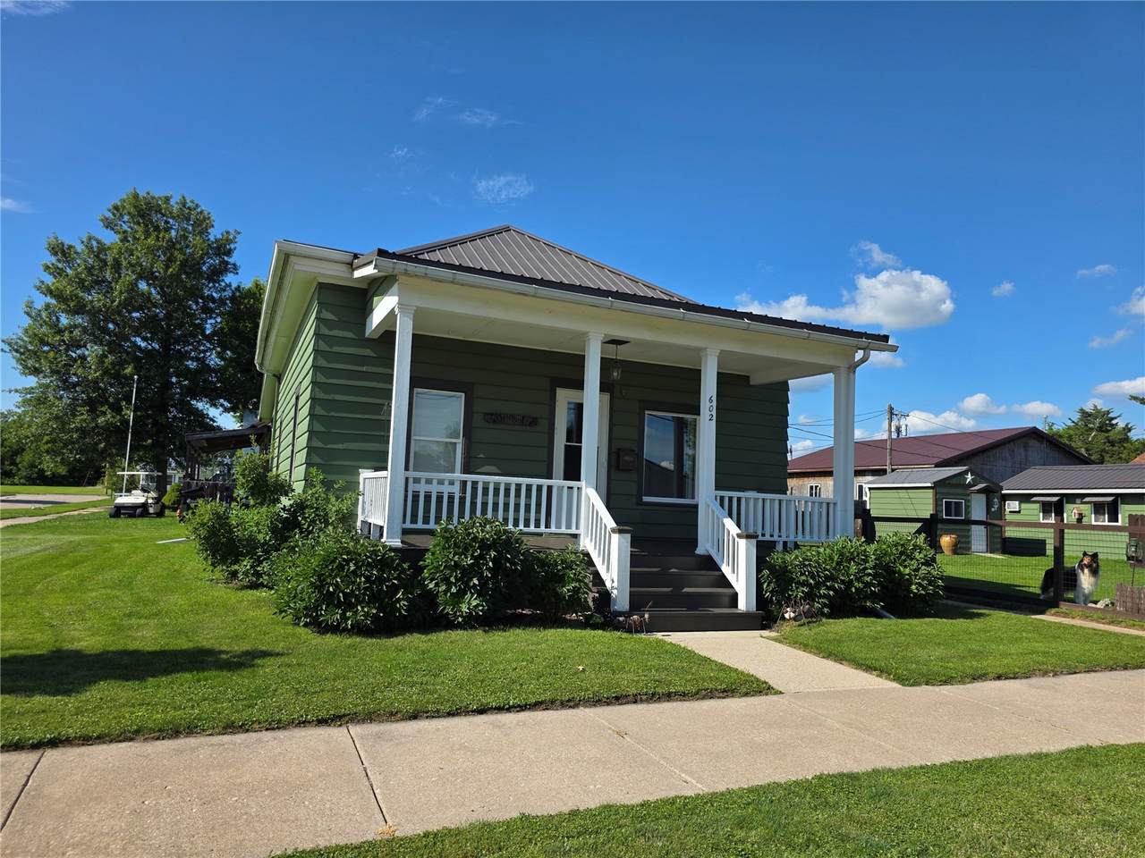 https://bt-photos.global.ssl.fastly.net/cedarrapids/1280_boomver_1_2604503-2.jpg