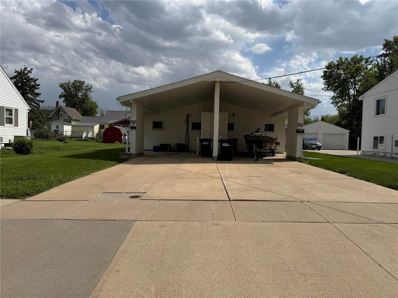 https://bt-photos.global.ssl.fastly.net/cedarrapids/1280_boomver_1_2604540-2.jpg