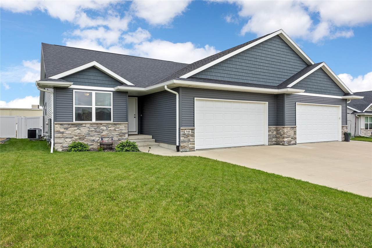 544 Driftwood Lane - Photo 1