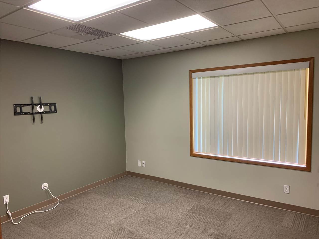 https://bt-photos.global.ssl.fastly.net/cedarrapids/1280_boomver_1_2604646-2.jpg