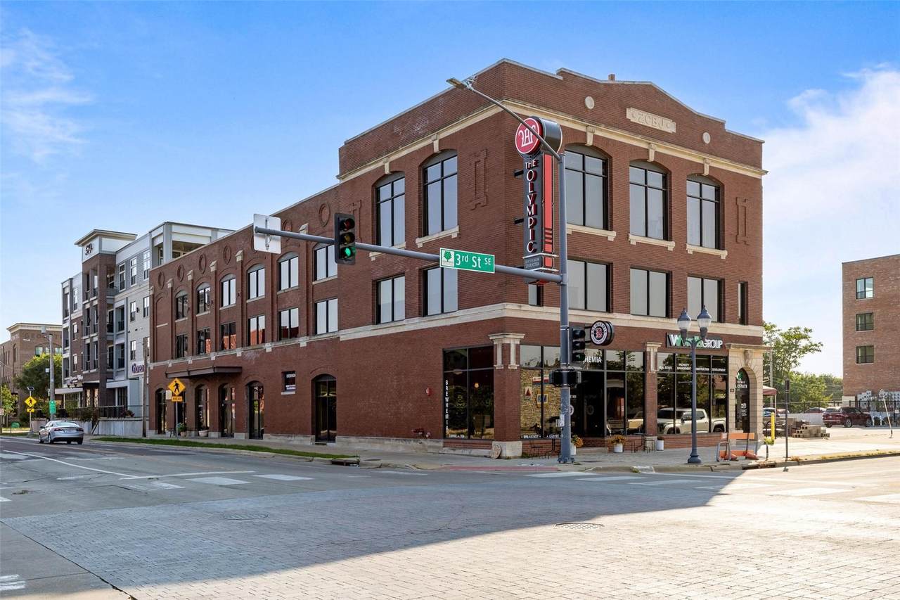https://bt-photos.global.ssl.fastly.net/cedarrapids/1280_boomver_1_2604654-2.jpg