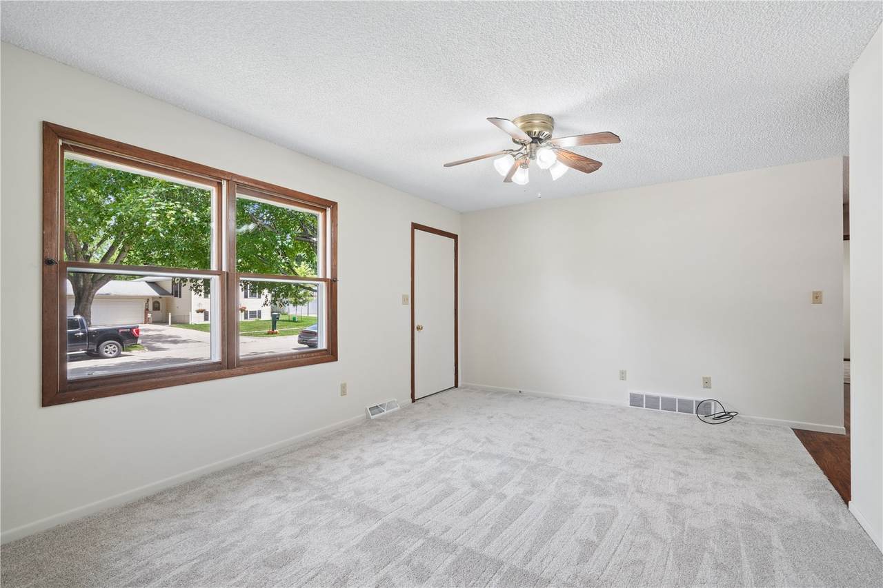 https://bt-photos.global.ssl.fastly.net/cedarrapids/1280_boomver_2_2604677-2.jpg