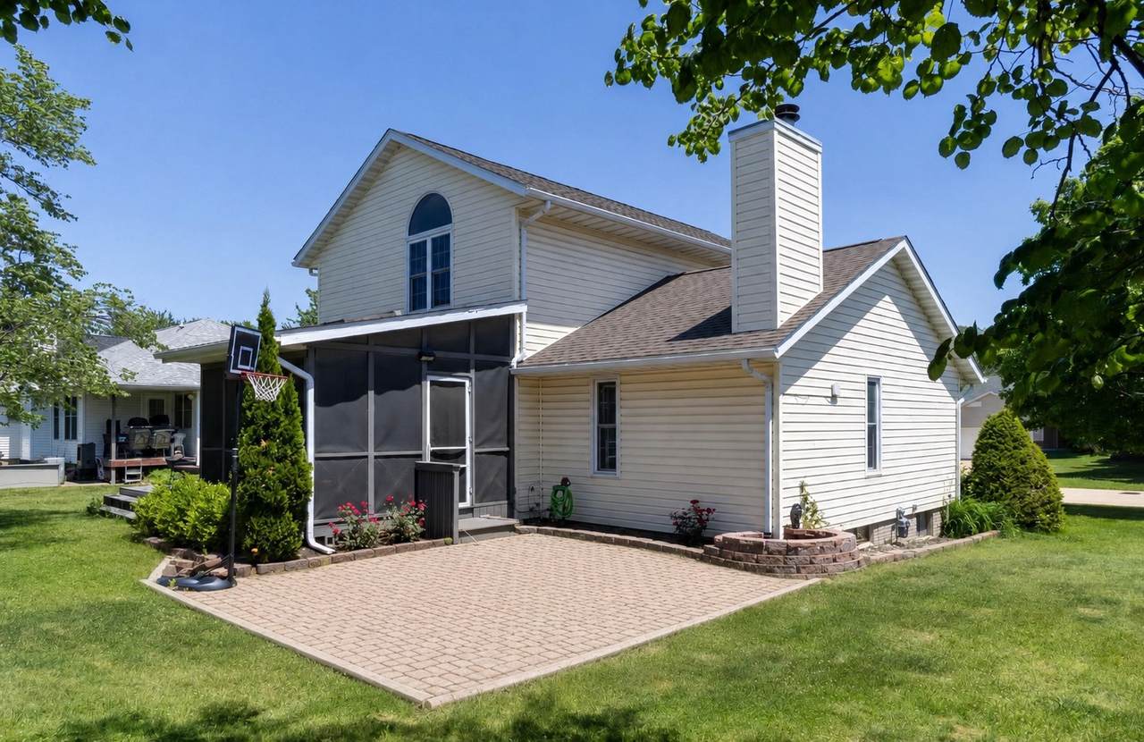 3010 Meadow Glen Street - Photo 1