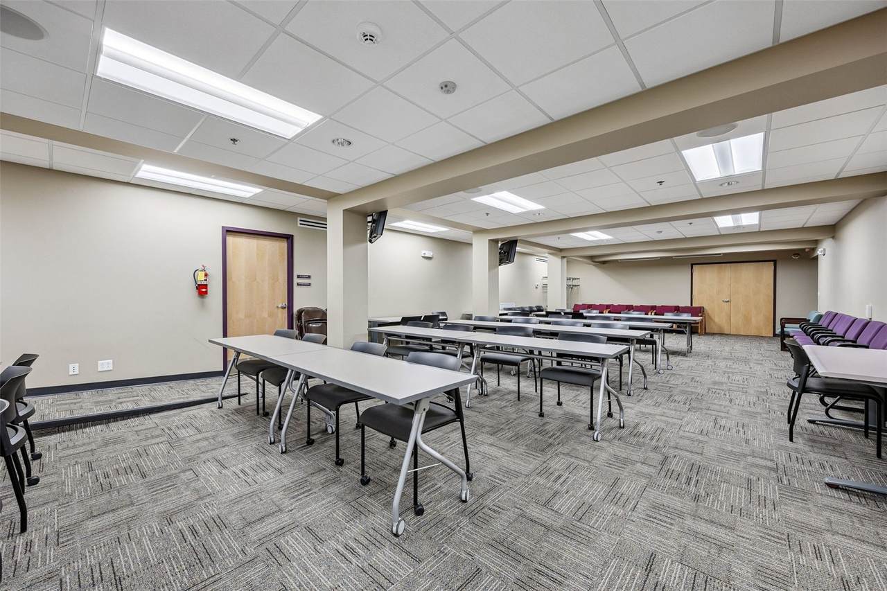 https://bt-photos.global.ssl.fastly.net/cedarrapids/1280_boomver_1_2604708-2.jpg