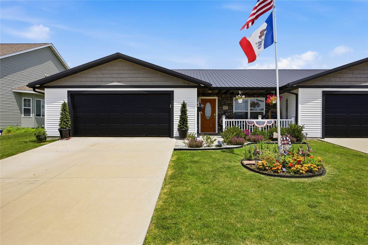 122 Towne Centre Drive - Photo 1