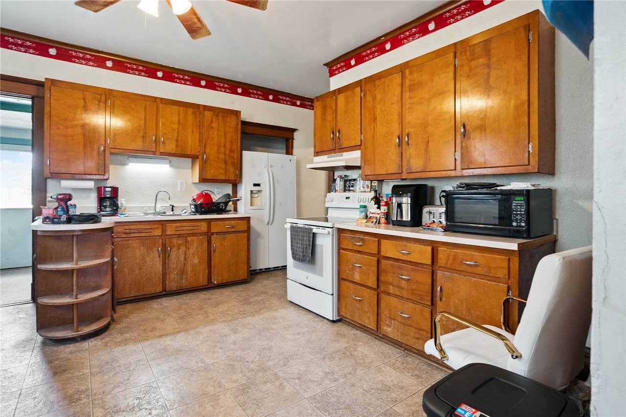 https://bt-photos.global.ssl.fastly.net/cedarrapids/1280_boomver_1_2604779-2.jpg