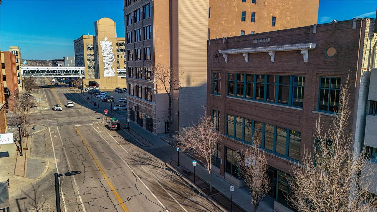 https://bt-photos.global.ssl.fastly.net/cedarrapids/1280_boomver_1_2604788-2.jpg