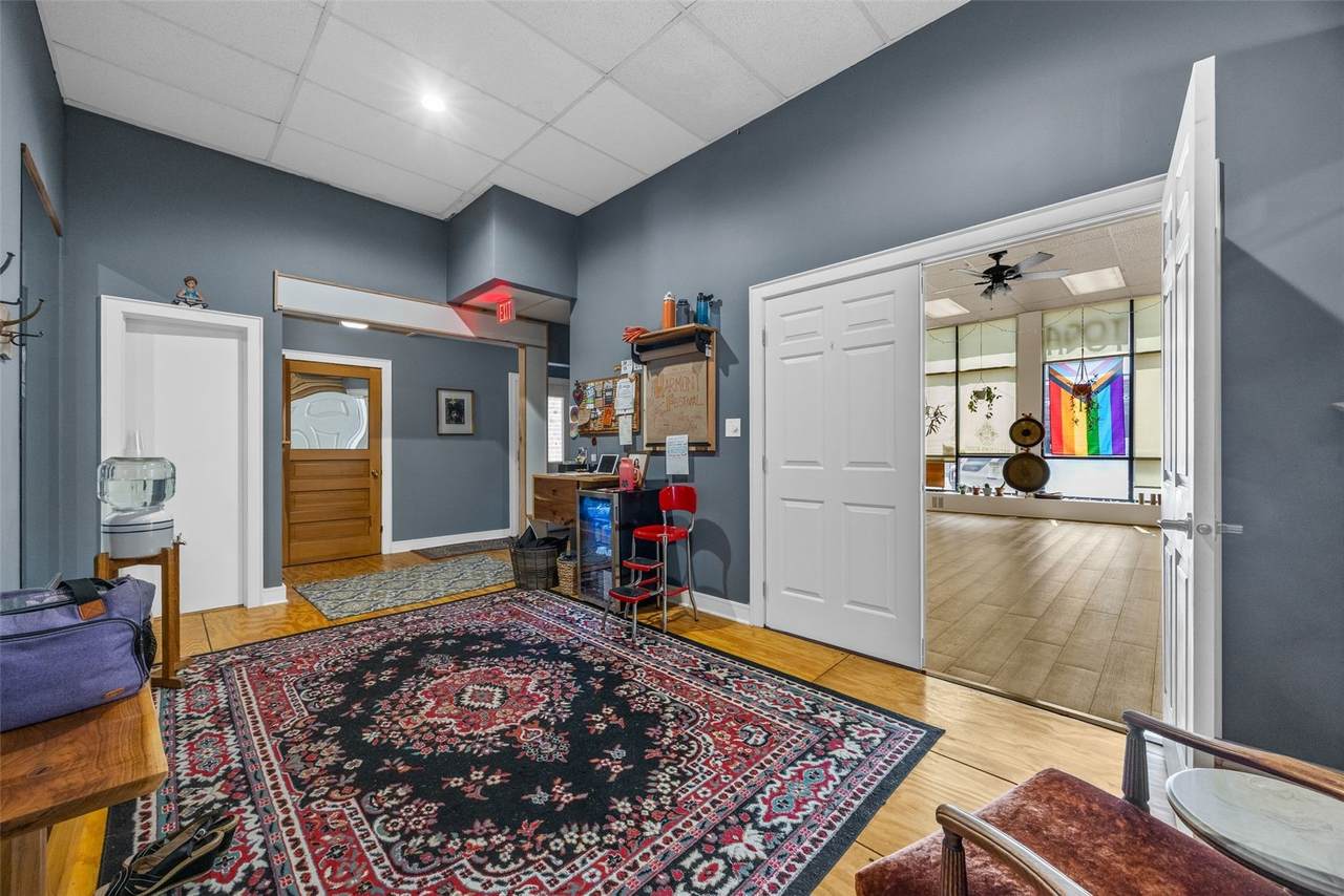 https://bt-photos.global.ssl.fastly.net/cedarrapids/1280_boomver_1_2604803-2.jpg