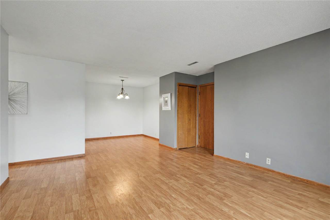 https://bt-photos.global.ssl.fastly.net/cedarrapids/1280_boomver_1_2604918-2.jpg