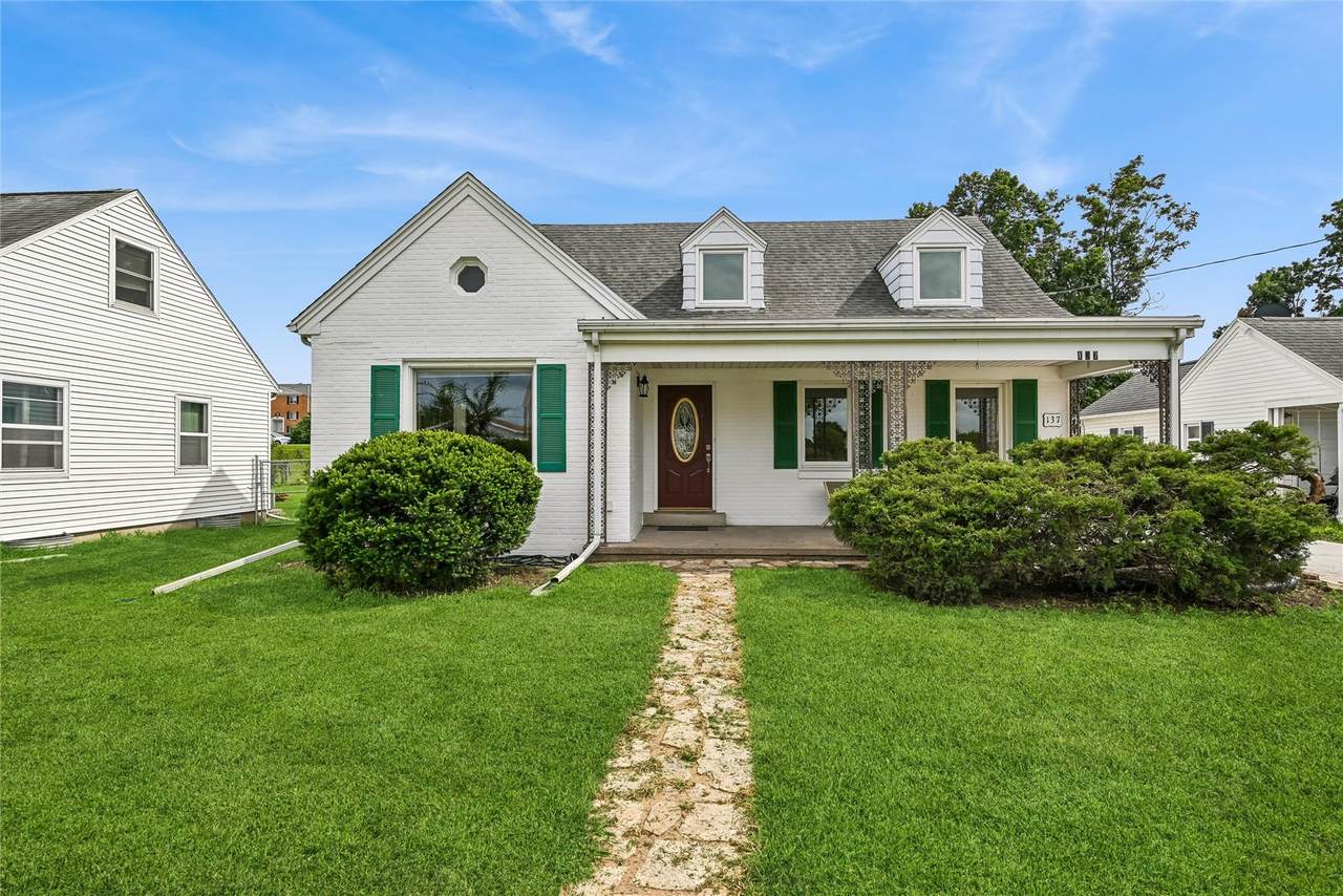 137 19th Avenue - Photo 1