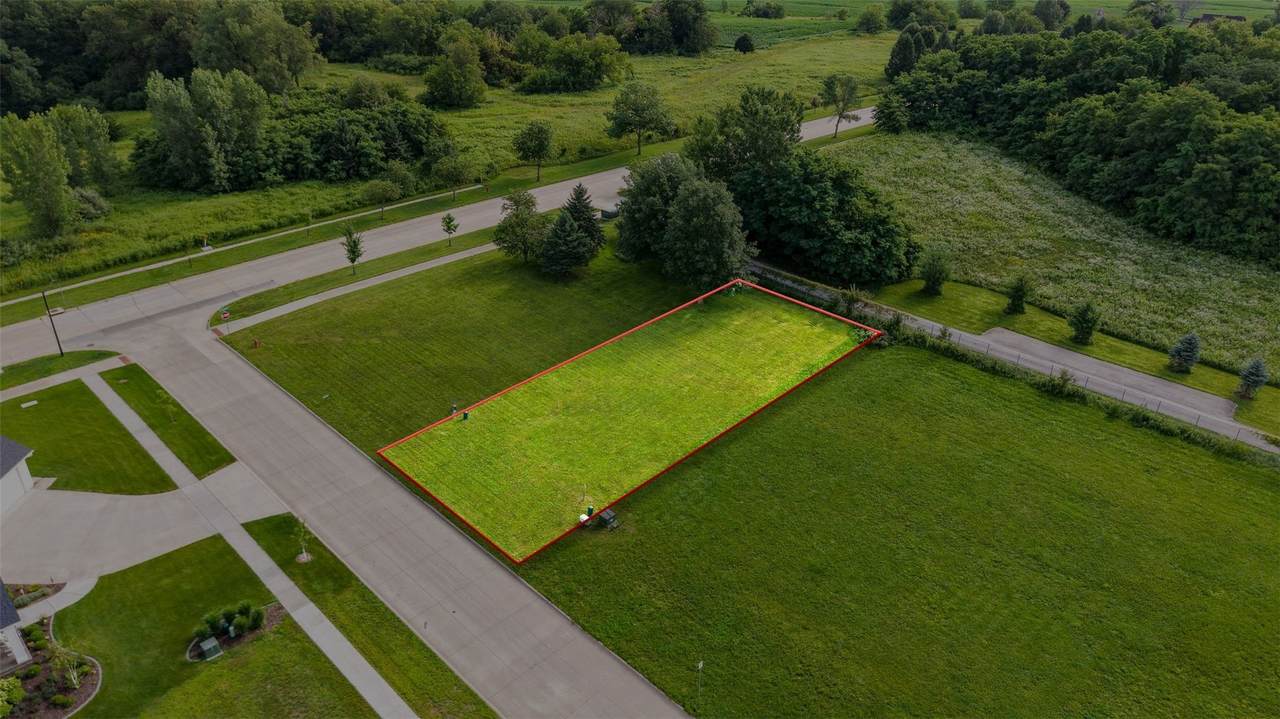 1464 Tamarack Trail - Photo 1