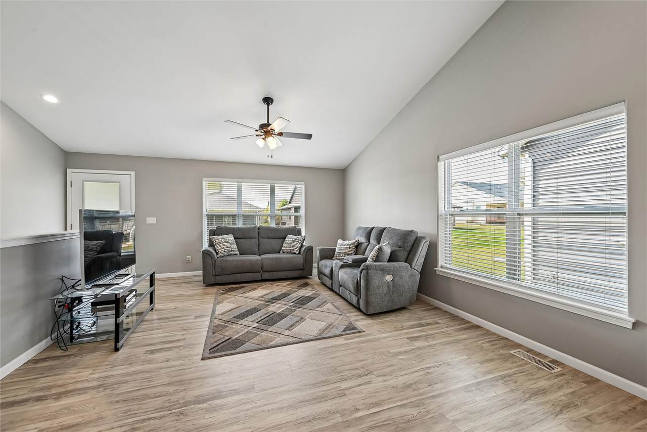 https://bt-photos.global.ssl.fastly.net/cedarrapids/1280_boomver_1_2604975-2.jpg