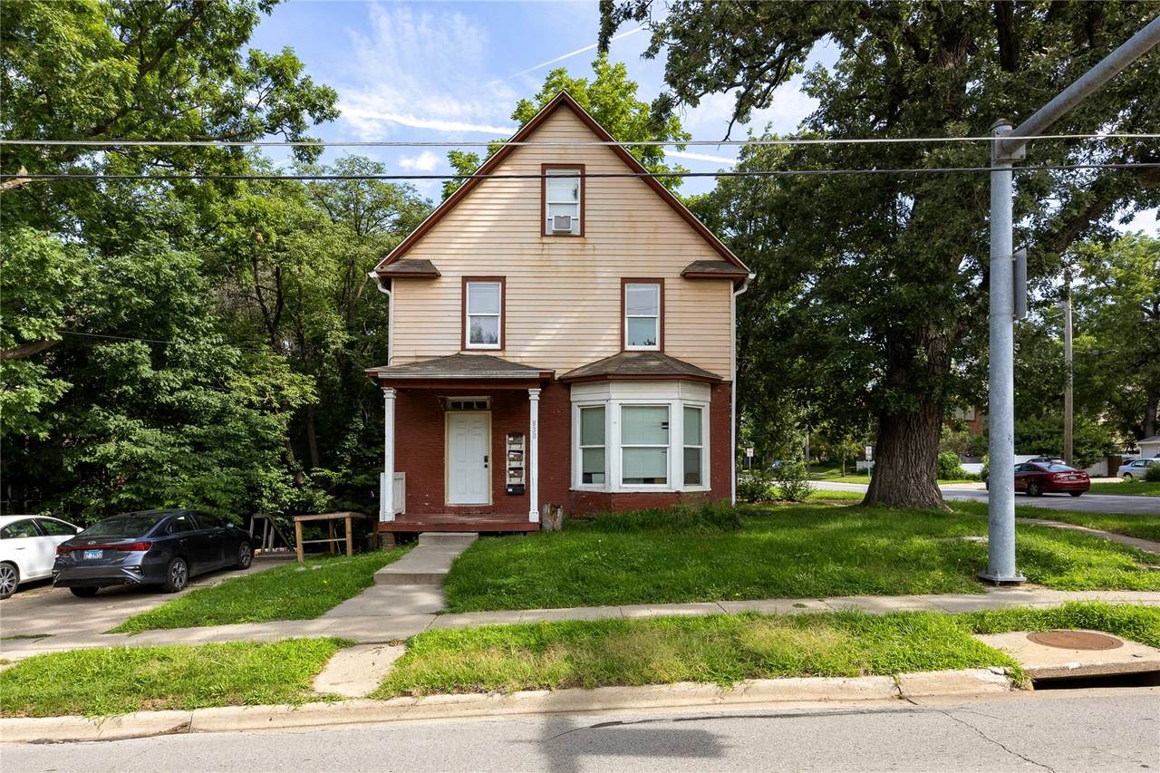 830 Burlington Street - Photo 1