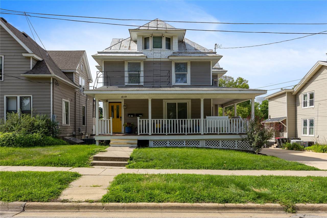 619 Burlington Street - Photo 1