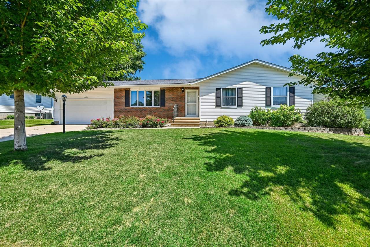 2201 Balsam Drive - Photo 1