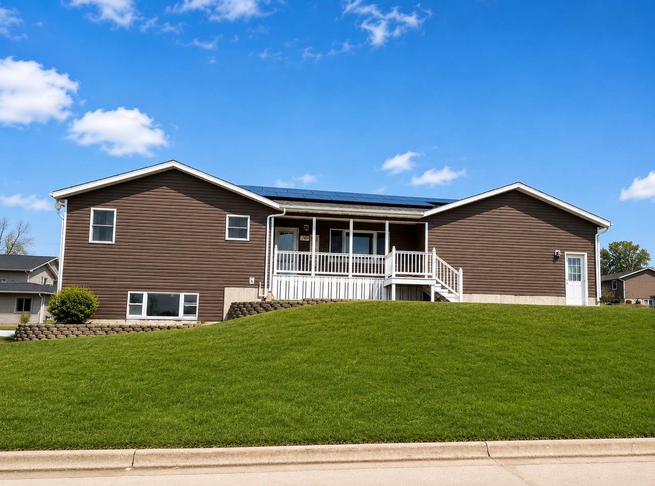 https://bt-photos.global.ssl.fastly.net/cedarrapids/1280_boomver_1_2605044-2.jpg