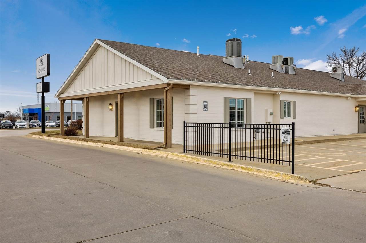 https://bt-photos.global.ssl.fastly.net/cedarrapids/1280_boomver_1_2605061-2.jpg