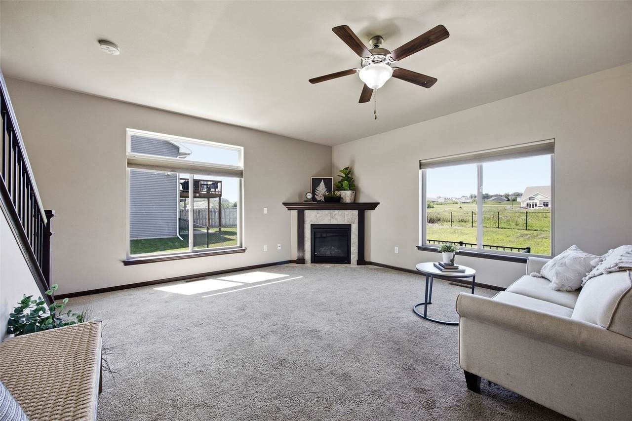 https://bt-photos.global.ssl.fastly.net/cedarrapids/1280_boomver_1_2605065-2.jpg