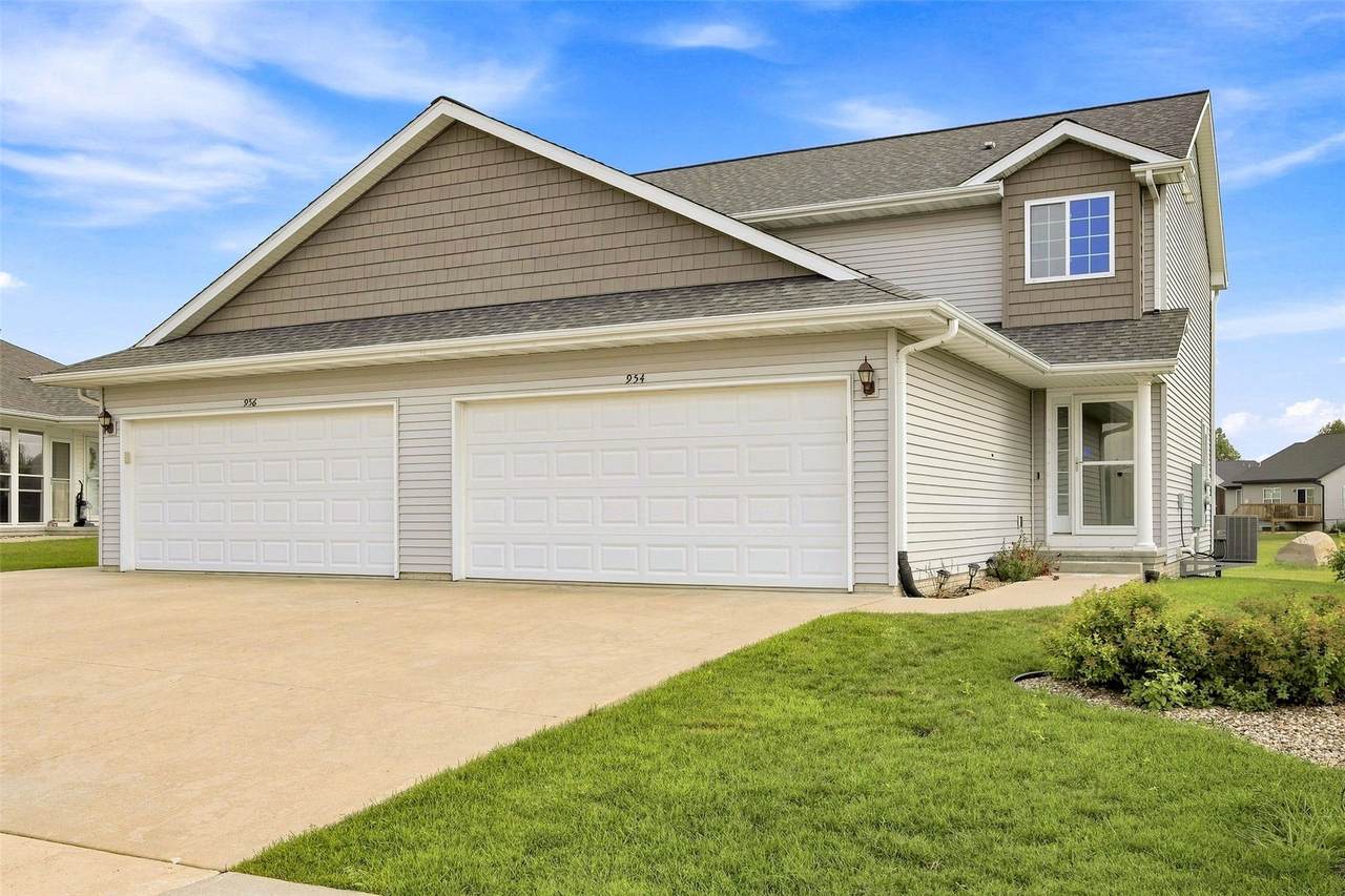 954 Acacia Drive - Photo 1