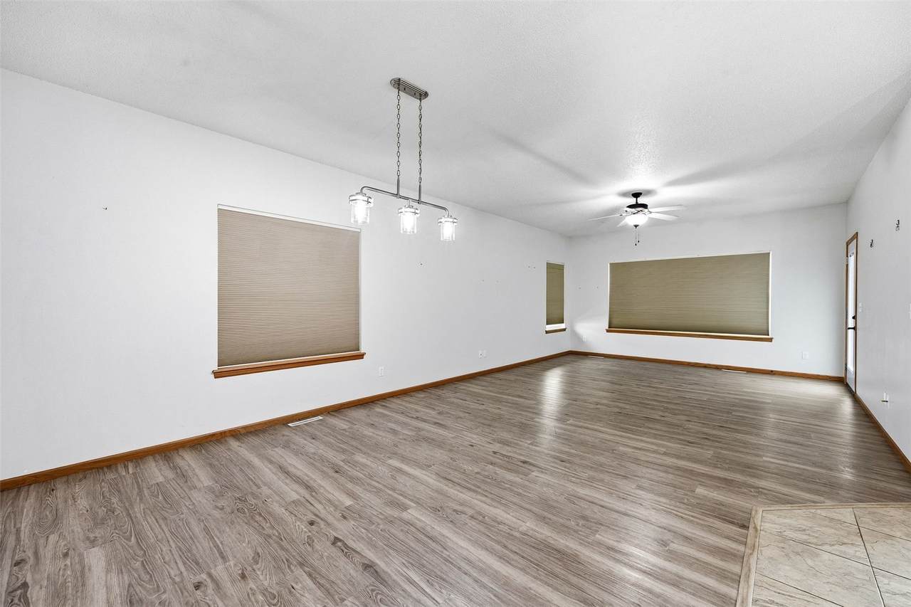 https://bt-photos.global.ssl.fastly.net/cedarrapids/1280_boomver_1_2605212-2.jpg