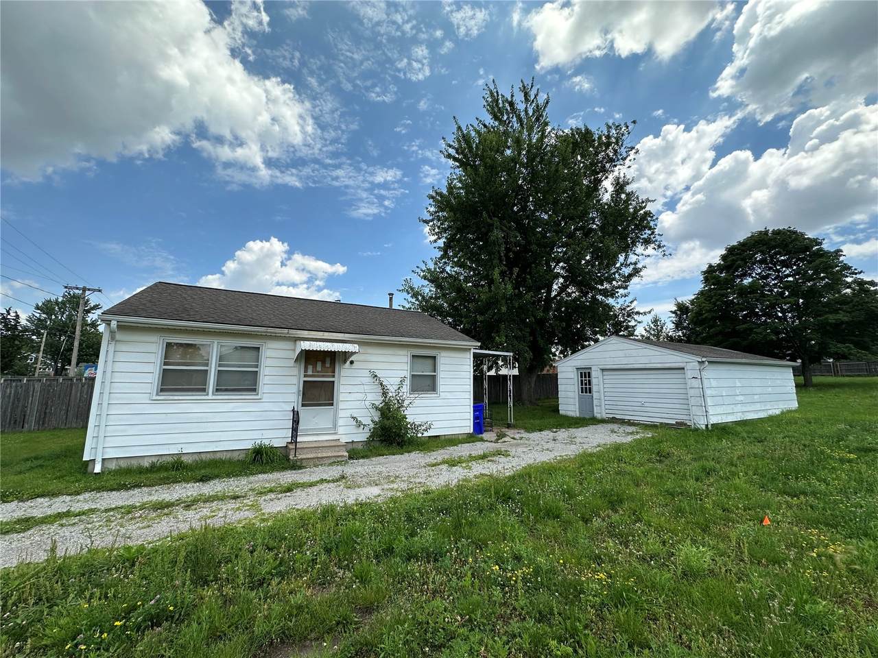 https://bt-photos.global.ssl.fastly.net/cedarrapids/1280_boomver_1_2605217-2.jpg