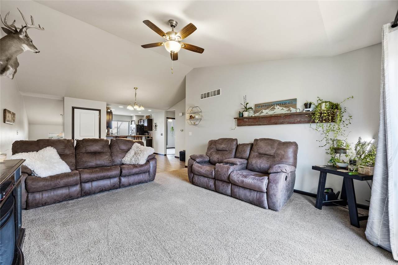 https://bt-photos.global.ssl.fastly.net/cedarrapids/1280_boomver_1_2605283-2.jpg