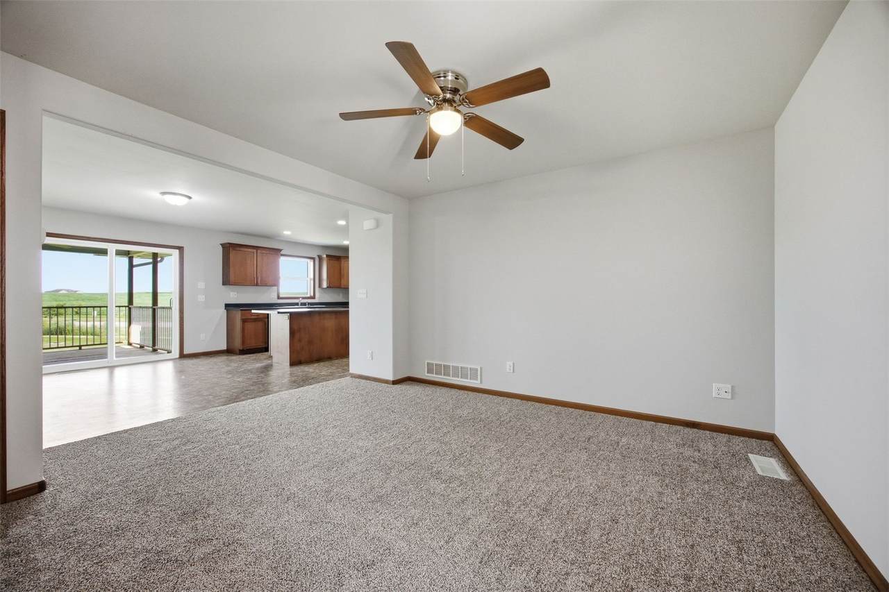 https://bt-photos.global.ssl.fastly.net/cedarrapids/1280_boomver_1_2605363-2.jpg