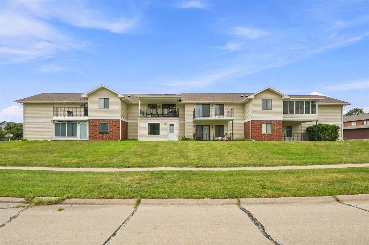860 Edward Court - Photo 1
