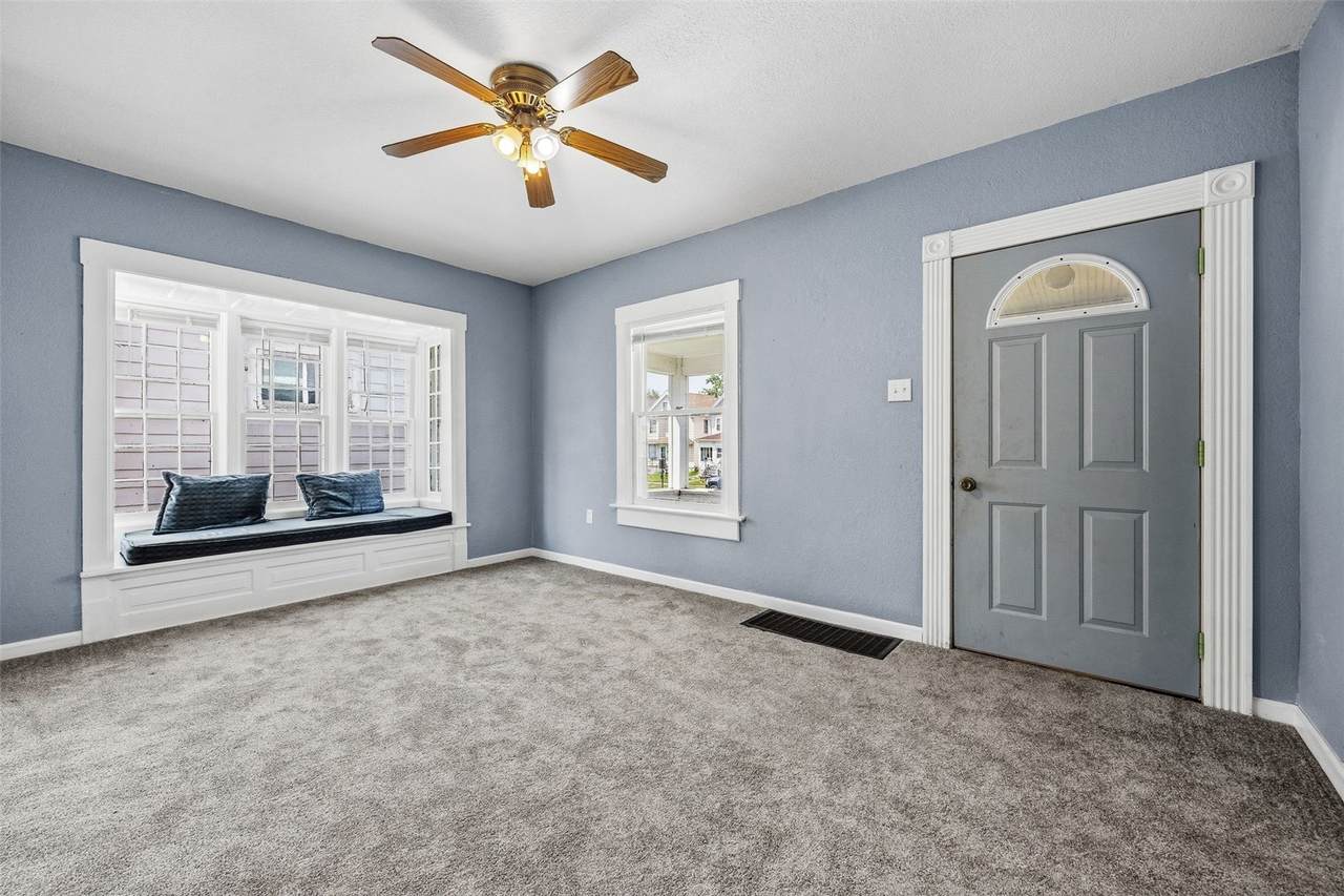https://bt-photos.global.ssl.fastly.net/cedarrapids/1280_boomver_1_2605418-2.jpg