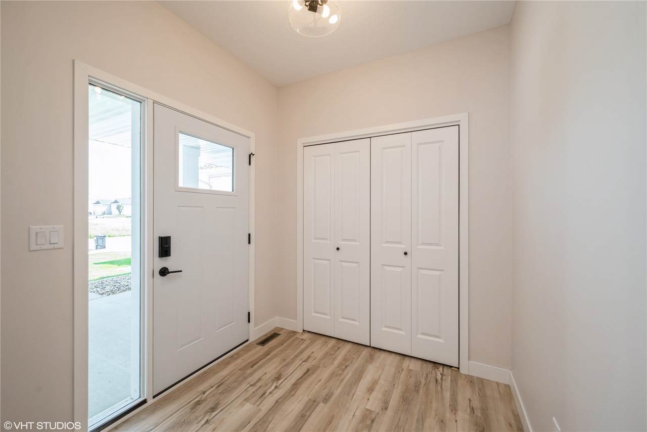 https://bt-photos.global.ssl.fastly.net/cedarrapids/1280_boomver_1_2605451-2.jpg